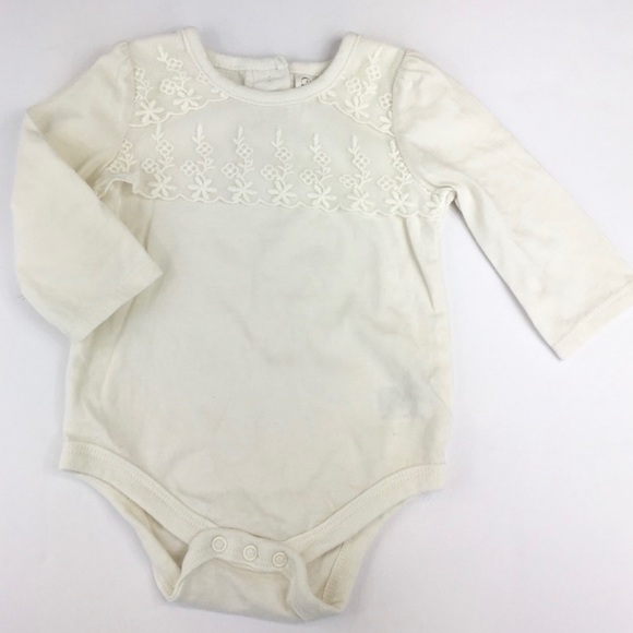 EUC! Lot of 11 Pieces of Baby Clothes! 3-6 Months! - Picture 7 of 8